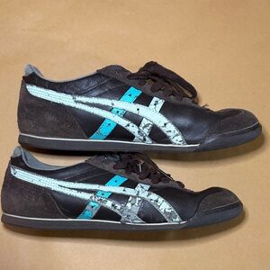 Men's Brown and teal ASICS Athletic Shoes size 7, women's size 8.5